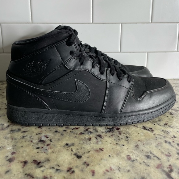 Jordan Other - Nike Air Jordan 1 Retro Mid Triple Black Men's Size 11 554724-011